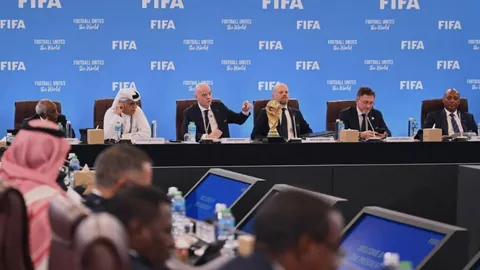 埃弗顿切尔西握手言和，杰克逊击中门柱桑切斯表现神勇